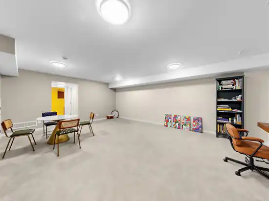 16441 24 Avenue - photo 4 of 11
