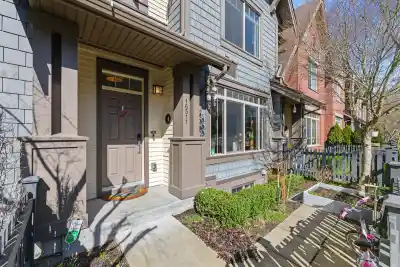 Discover Oak in King George Corridor — Building Guide & Listings