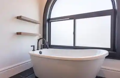 Discover Kingston House in King George Corridor — Building Guide & Listings