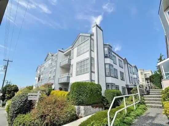 Bay Pointe