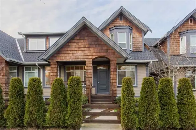Discover Mainsail in White Rock — Building Guide & Listings