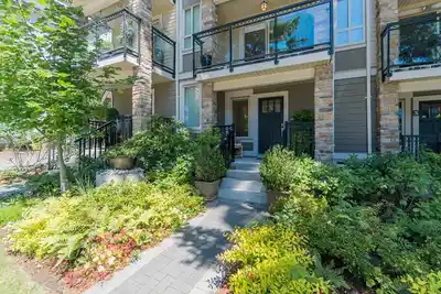 Discover Headwaters in Grandview Surrey — Building Guide & Listings