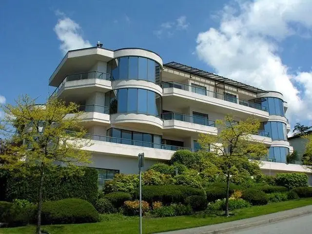 Discover Capstan Way in Sunnyside Park Surrey — Building Guide & Listings