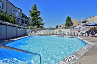 Discover Azure I in Grandview Surrey — Building Guide & Listings