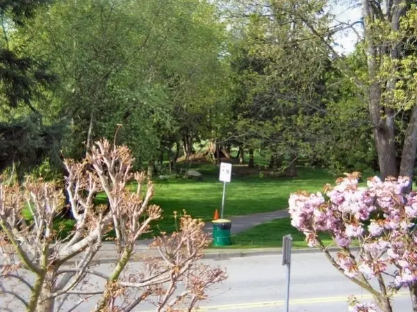 Stratford by the Park