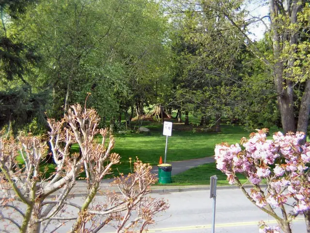 Discover Chancellor's Court in Sunnyside Park Surrey — Building Guide & Listings