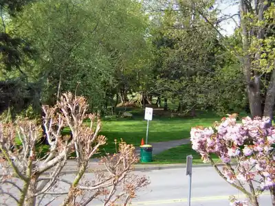 Discover Chancellor's Court in Sunnyside Park Surrey — Building Guide & Listings