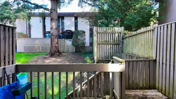 New Listings in Sunnyside Park Surrey — April 2026