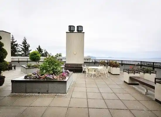 White Rock Square 1 - photo 4 of 6