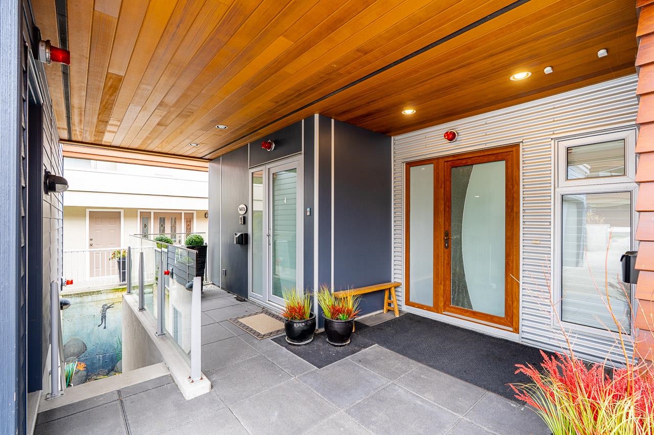 14976 Beachview Avenue - photo 3 of 20