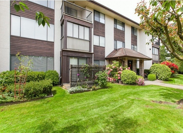 Berkley Court - photo 2 of 6