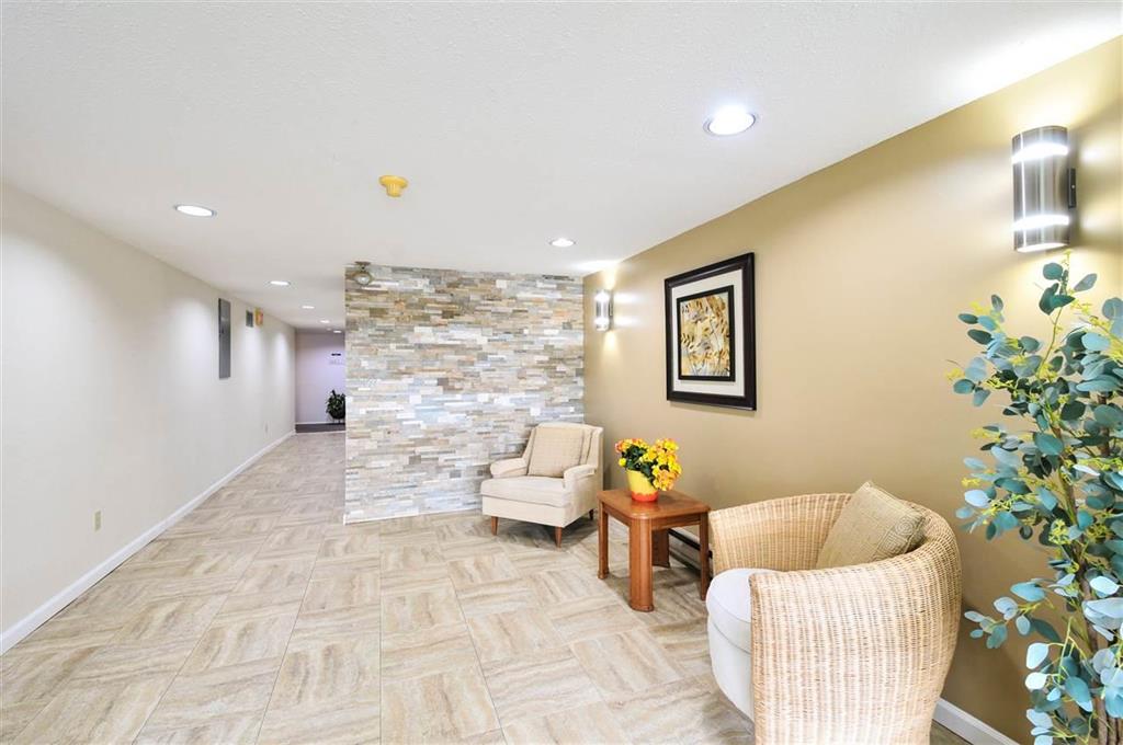 Berkley Court - photo 3 of 6