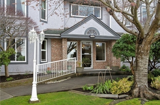 Chatsworth Manor - photo 3 of 4