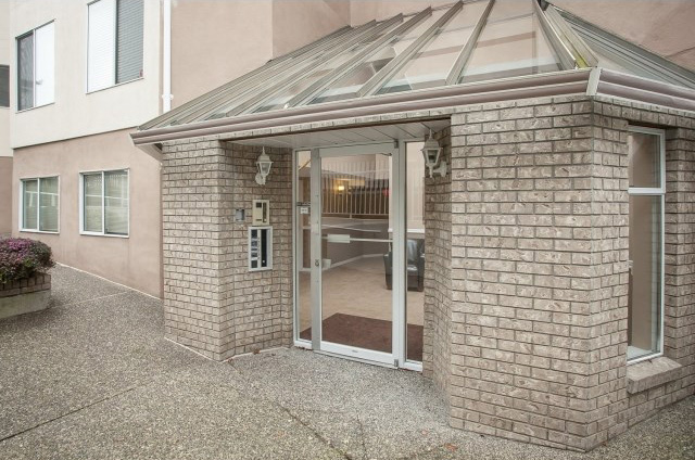 Chestnut Manor - photo 2 of 3