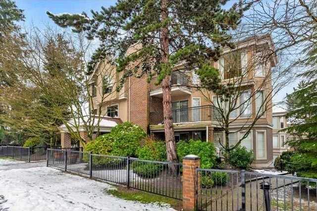 Courtyards - photo 2 of 2