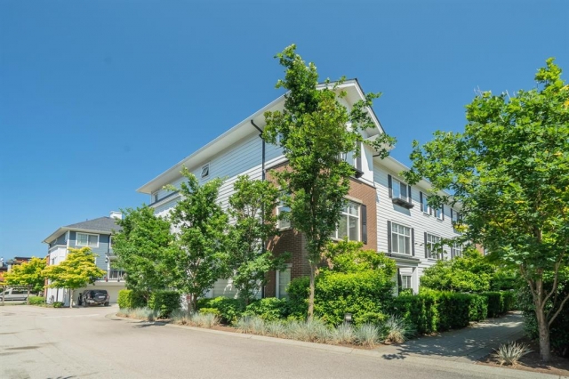 Essence at the Hamptons