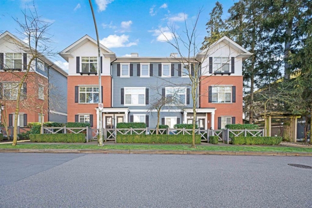 Essence at the Hamptons - photo 4 of 5