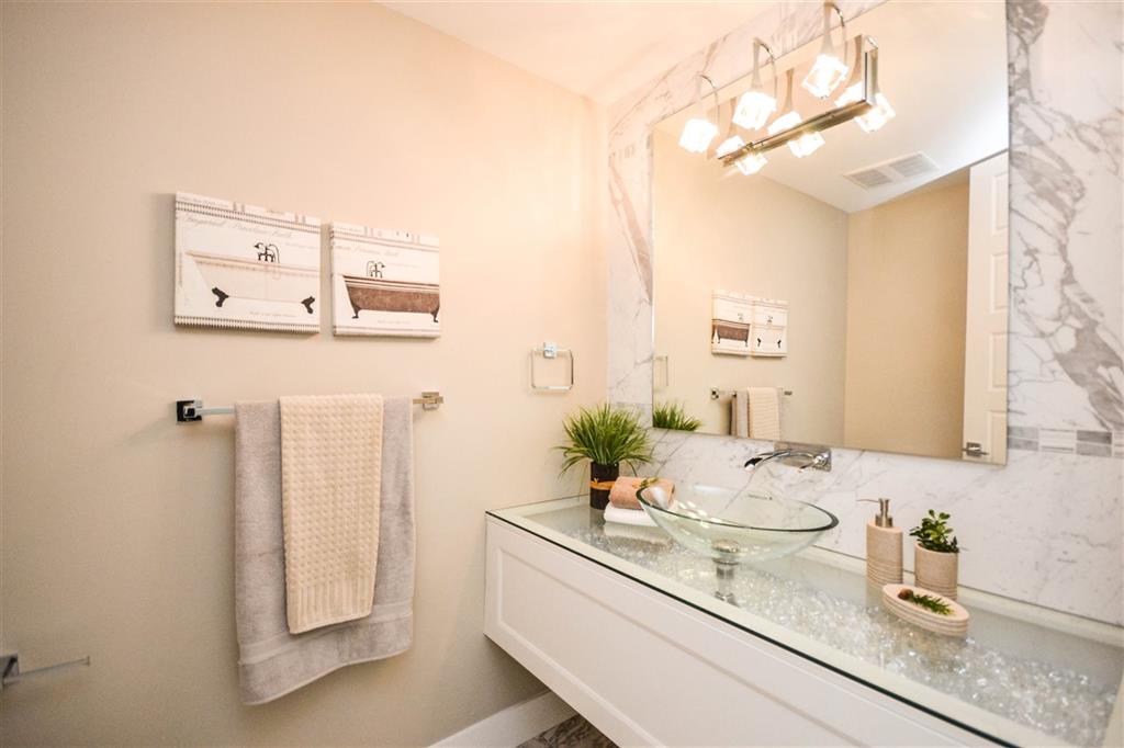 Hillside - photo 4 of 20