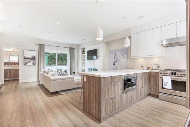 Isola - photo 2 of 19