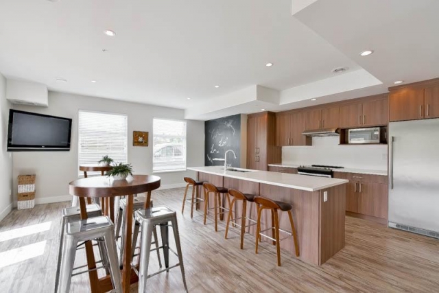 Jacobsen - photo 3 of 16