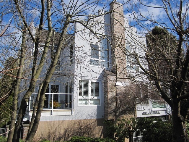 Juliana - photo 2 of 2