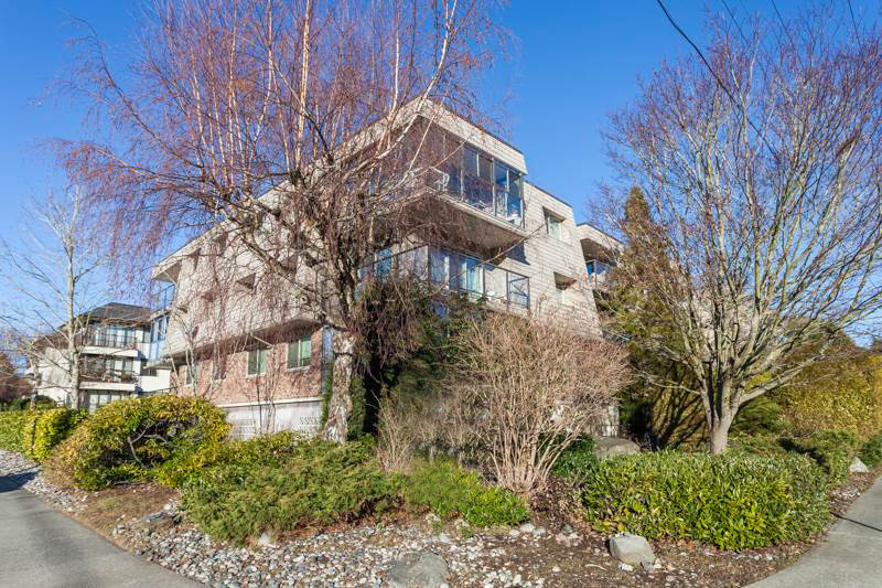 Kensington - photo 2 of 2