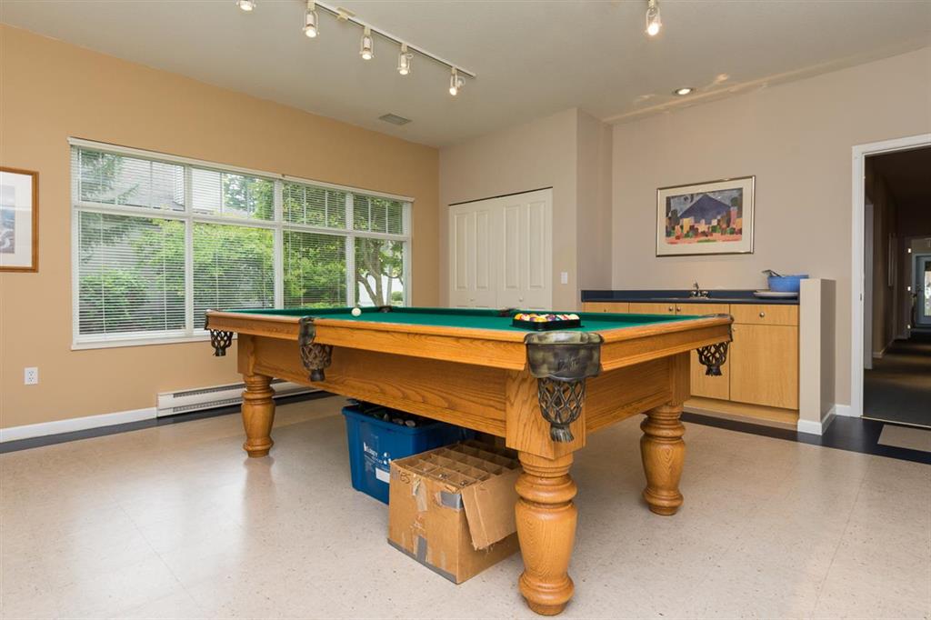 Sandhurst - photo 2 of 4