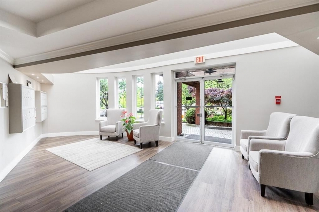 Semiahmoo Court - photo 2 of 8