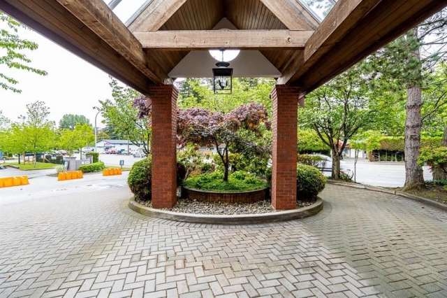 Semiahmoo Court - photo 4 of 8