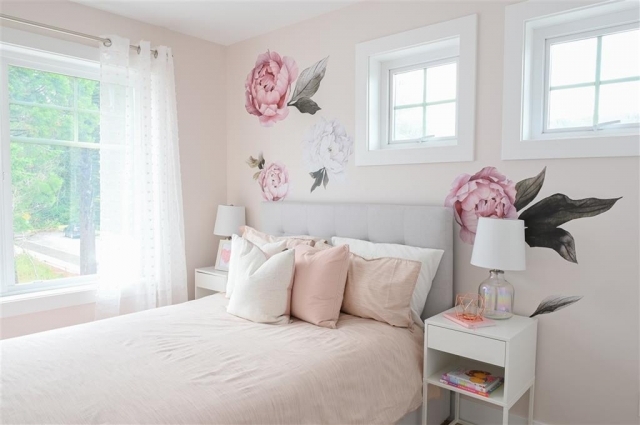 South Village - photo 4 of 9