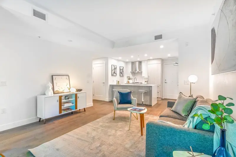 209 488 W 58TH AVENUE - photo 3 of 21