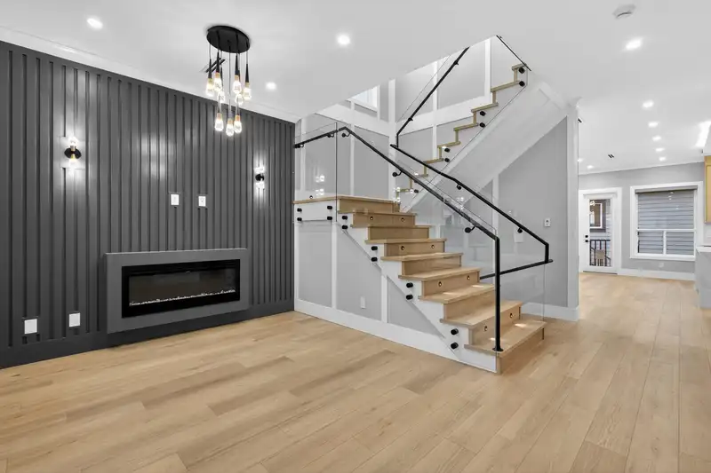 16730 20 AVENUE - photo 3 of 30
