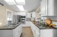 1665 138B STREET - thumbnail 7