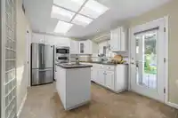 1665 138B STREET - thumbnail 8