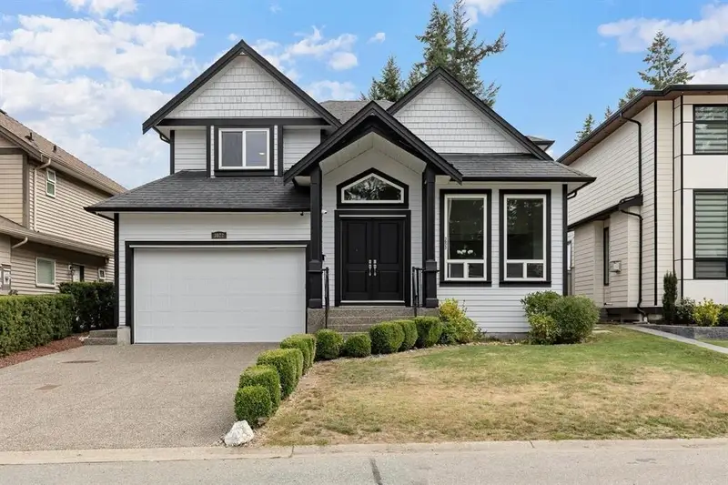 3022 PRINCESS STREET - photo 1 of 25