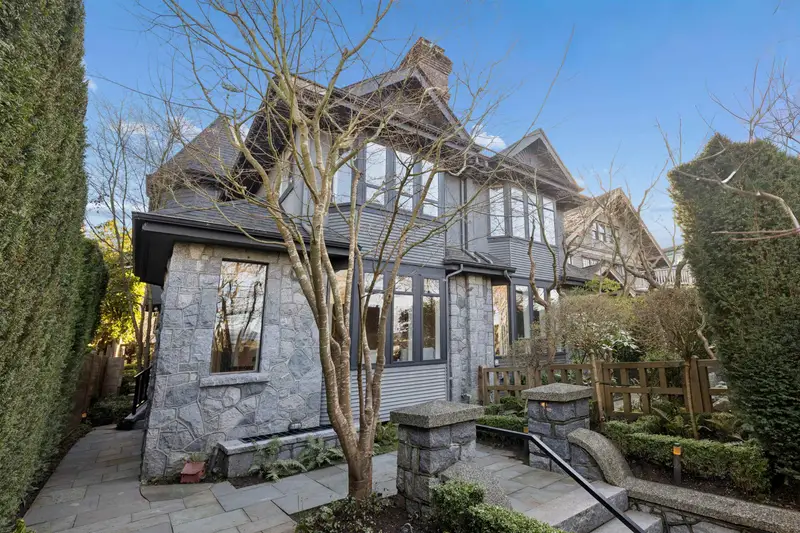 2518 POINT GREY ROAD - photo 1 of 25