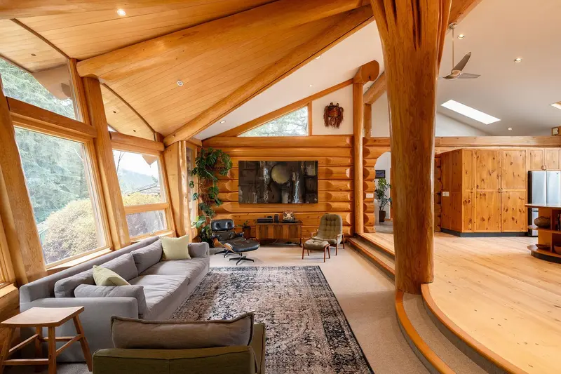 675 CATES LANE - photo 2 of 25