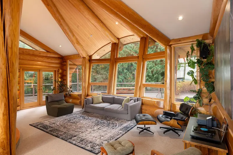 675 CATES LANE - photo 3 of 25