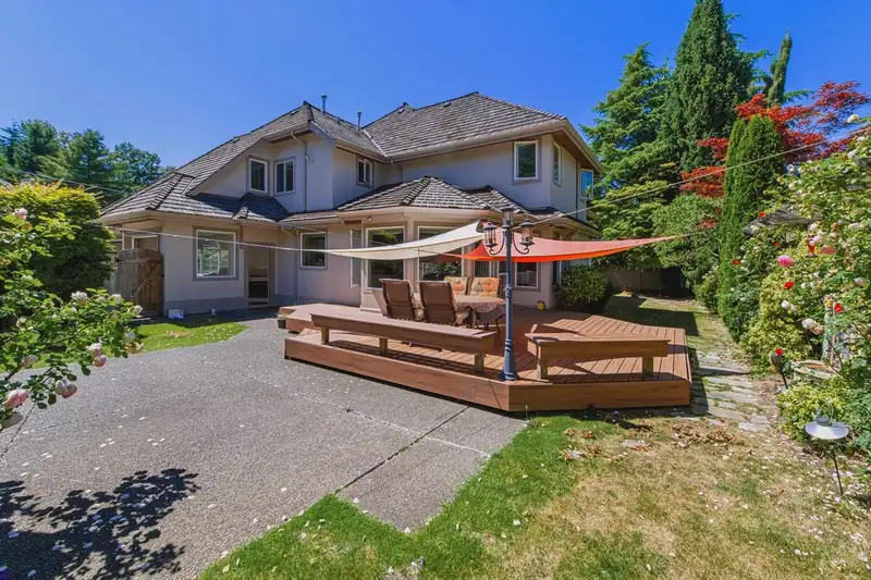 2248 136 STREET - photo 2 of 40