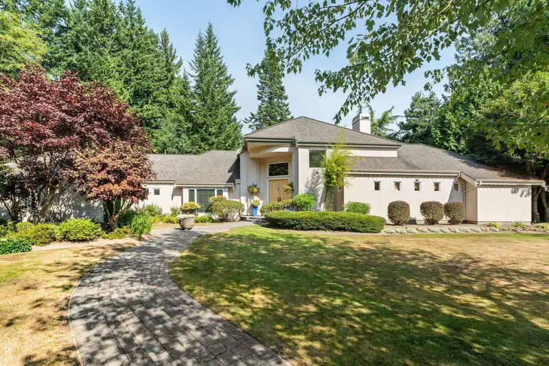 3036 139 STREET - photo 1 of 40