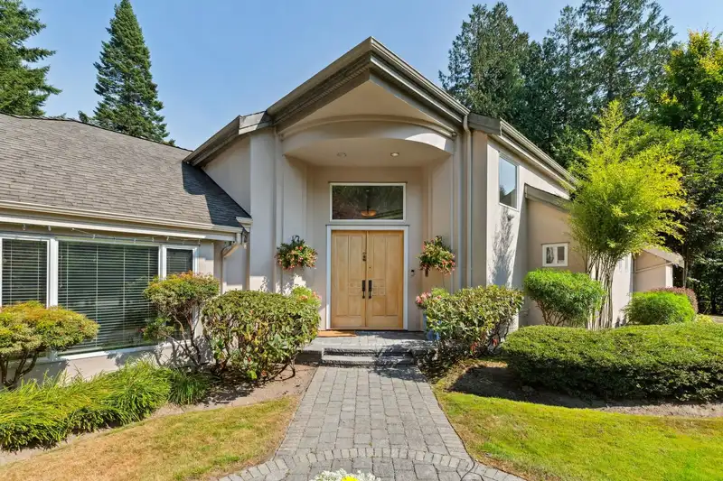 3036 139 STREET - photo 2 of 40