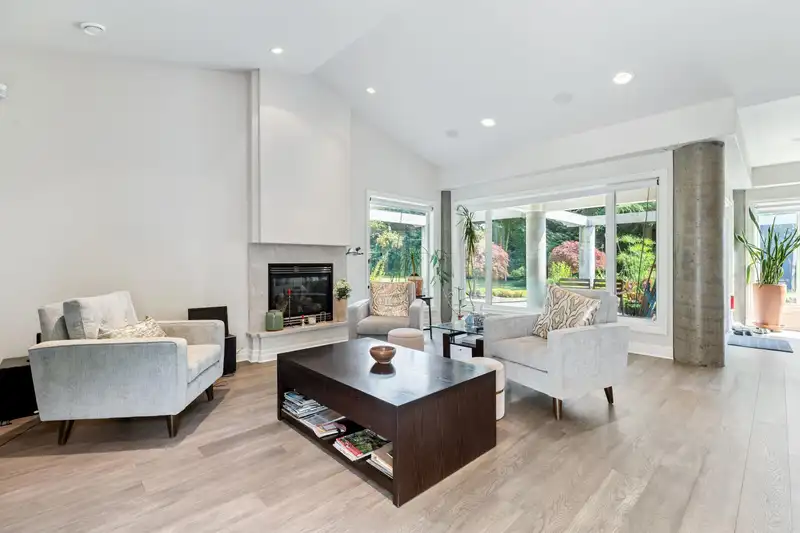 3036 139 STREET - photo 4 of 40