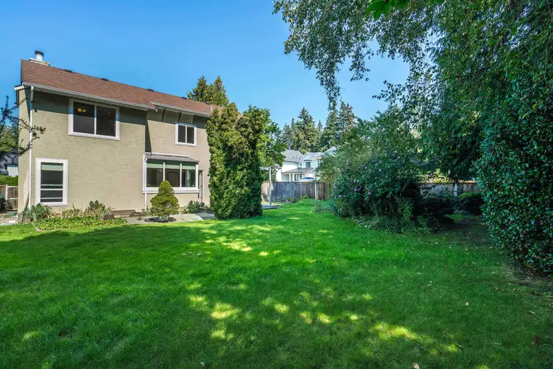 12764 24A AVENUE - photo 2 of 40