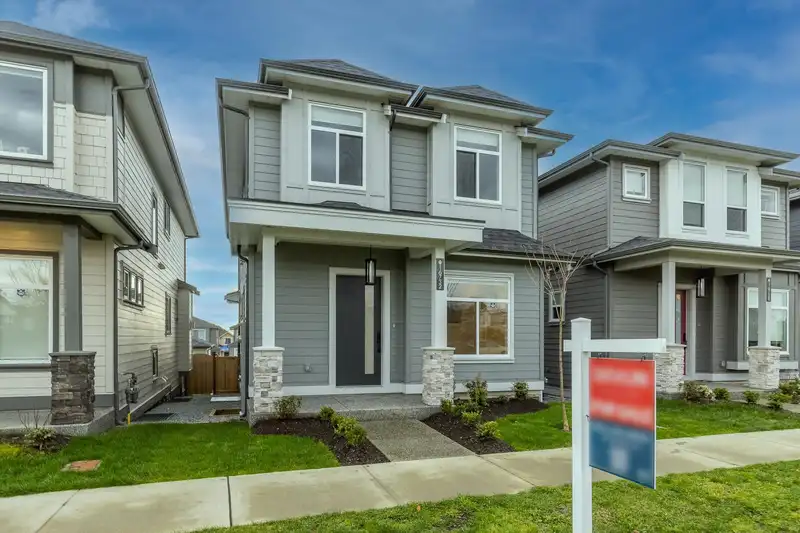 16732 20A AVENUE - photo 1 of 39