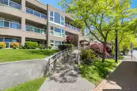 205 15809 MARINE DRIVE - thumbnail 2