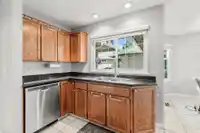 104 15121 19 AVENUE - thumbnail 10