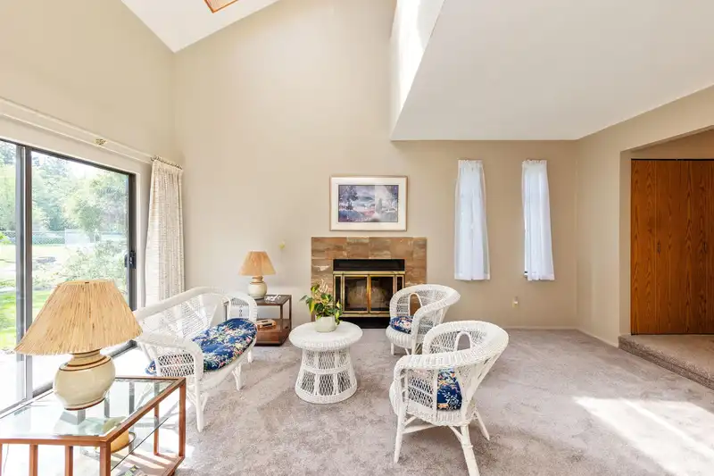 14261 18 AVENUE - photo 1 of 39
