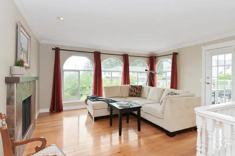 15543 CATHERINE COURT - photo 4 of 36
