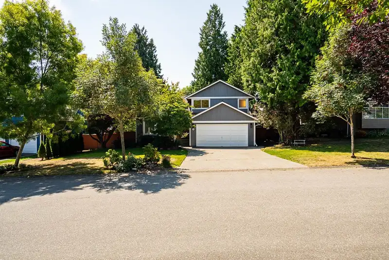 16126 12A AVENUE - photo 1 of 39
