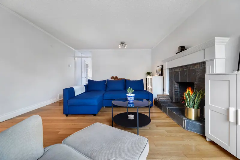 828 NICOLUM COURT - photo 4 of 25